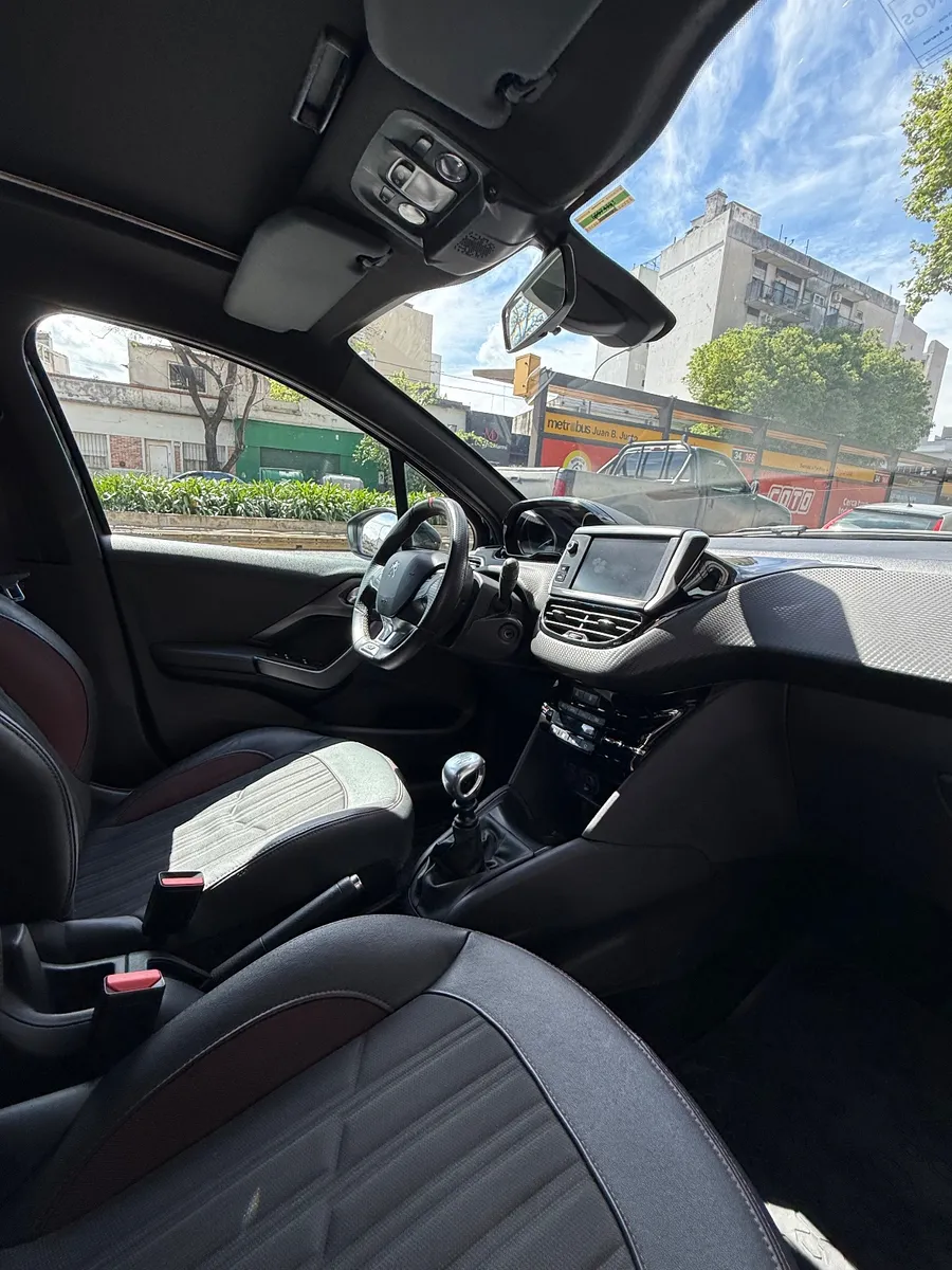 Peugeot 208 5P 1,6 THP Gt 2017 — foto 11