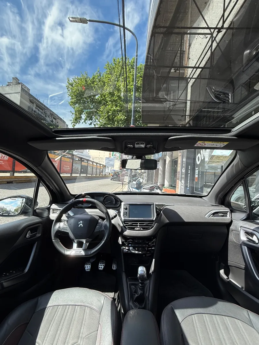 Peugeot 208 5P 1,6 THP Gt 2017 — foto 13