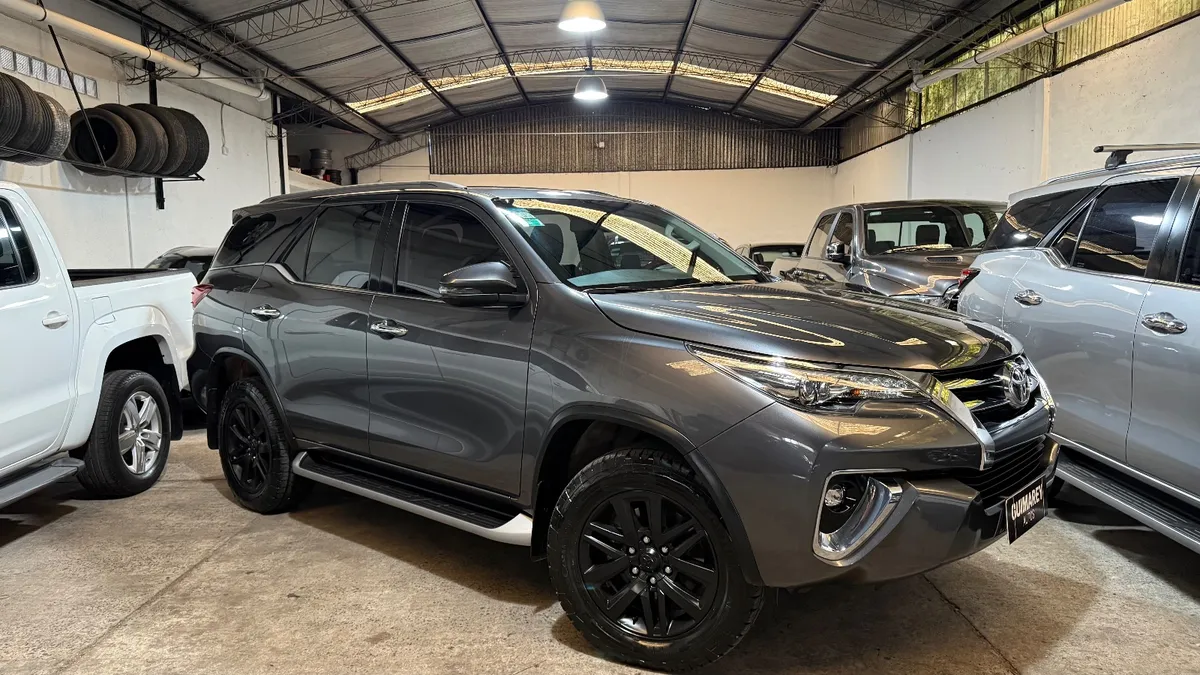 Toyota HILUX SW4 5P 2,8 Diesel Srx 4X4 7a 2020 — foto 2