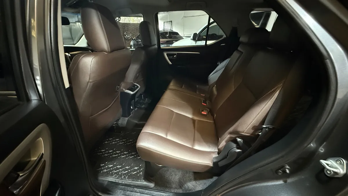 Toyota HILUX SW4 5P 2,8 Diesel Srx 4X4 7a 2020 — foto 8