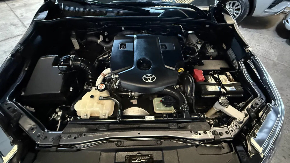 Toyota HILUX SW4 5P 2,8 Diesel Srx 4X4 7a 2020 — foto 9