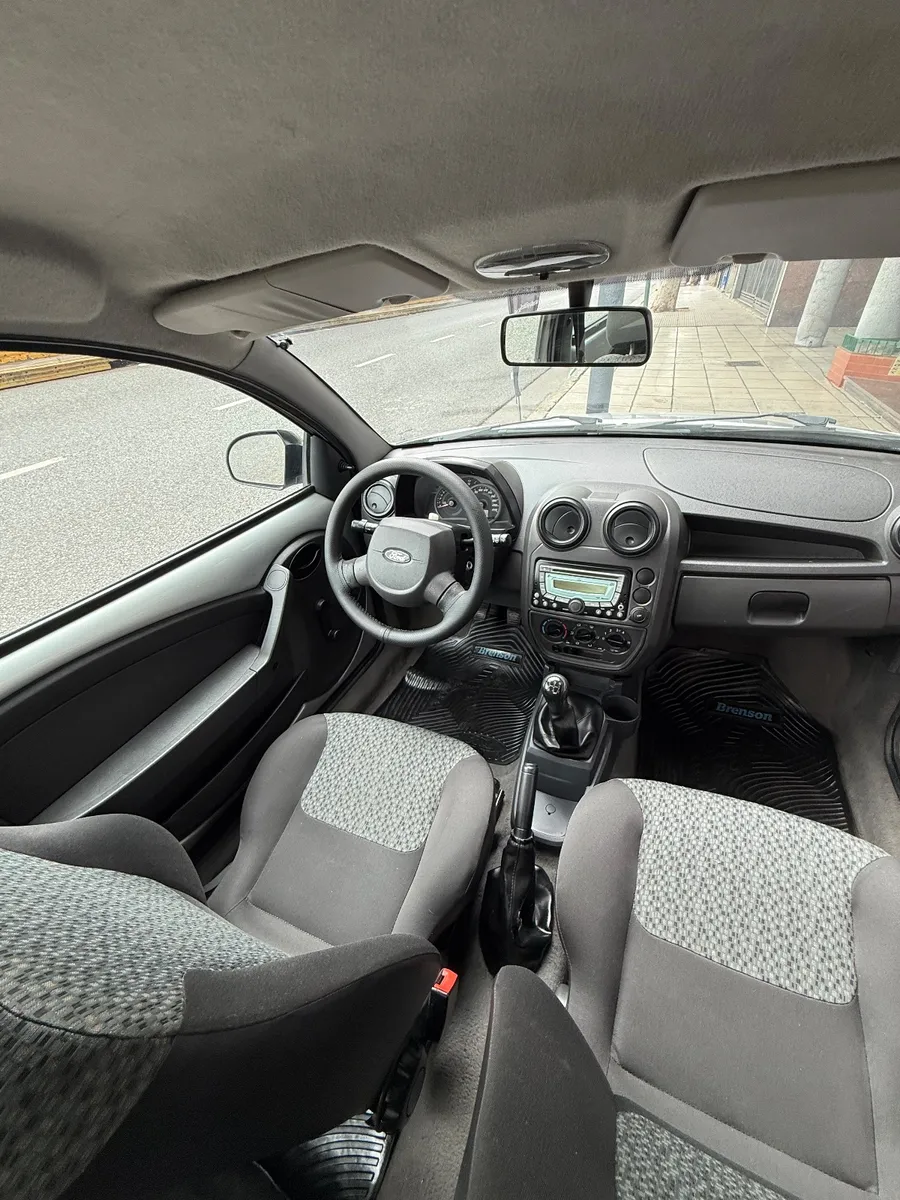 Ford KA Fly viral 1.6L — foto 11