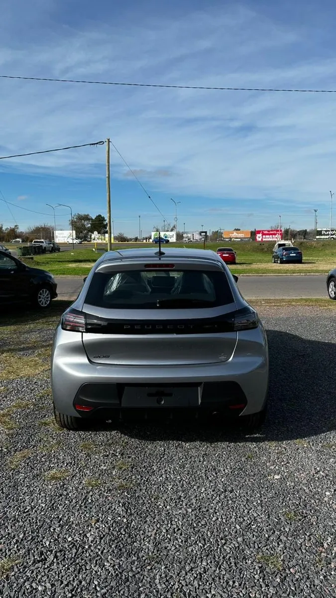 Peugeot 208 5P 1,6 Allure — foto 4