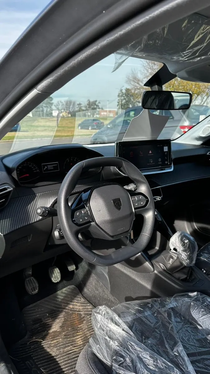 Peugeot 208 5P 1,6 Allure — foto 8