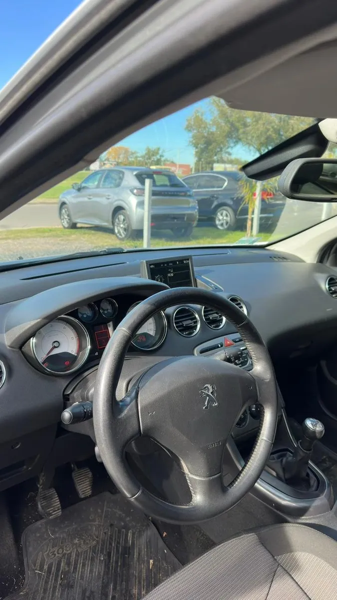 Peugeot 308 5P 1,6 Diesel Allure Nav — foto 11