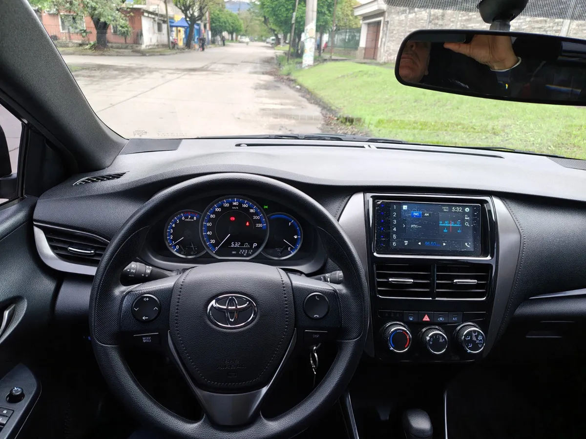 Toyota YARIS 5P 1,5 Xs CVT 2023 — foto 6