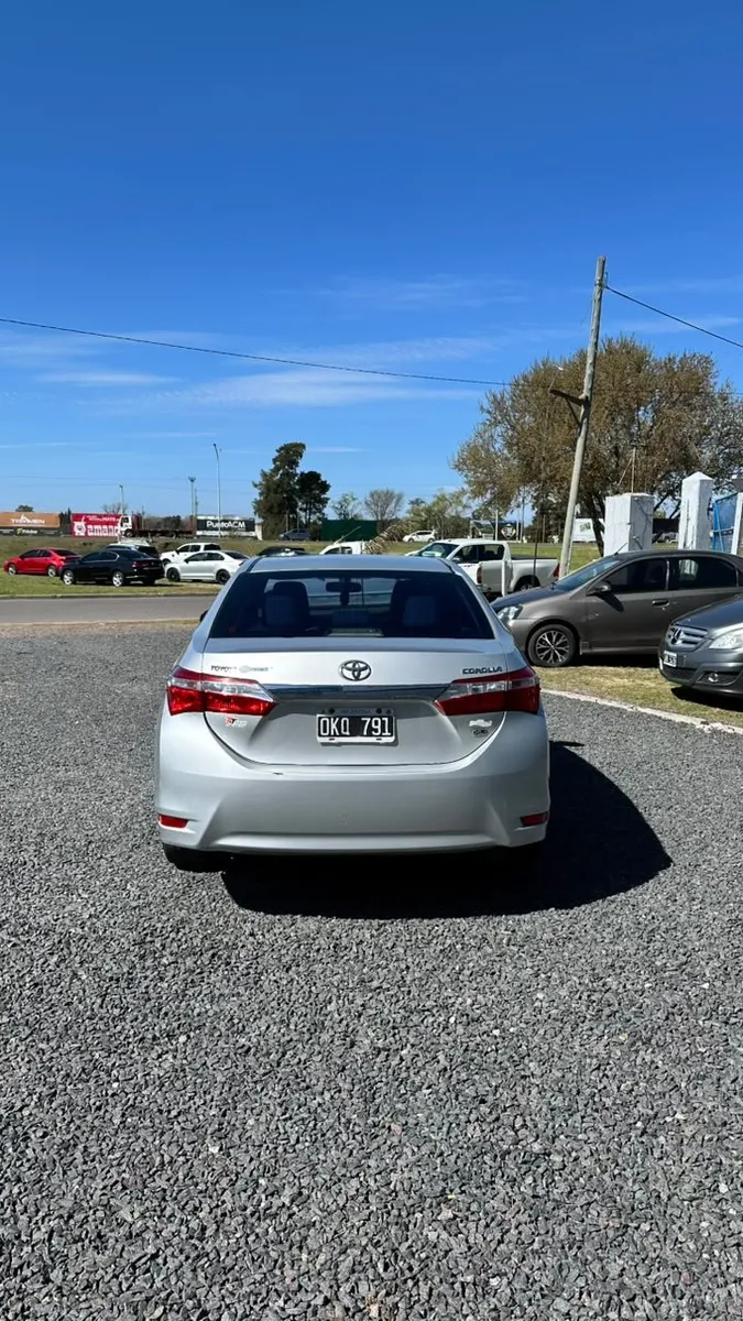 Toyota COROLLA 4P 1,8 Xli CVT 2014 — foto 3