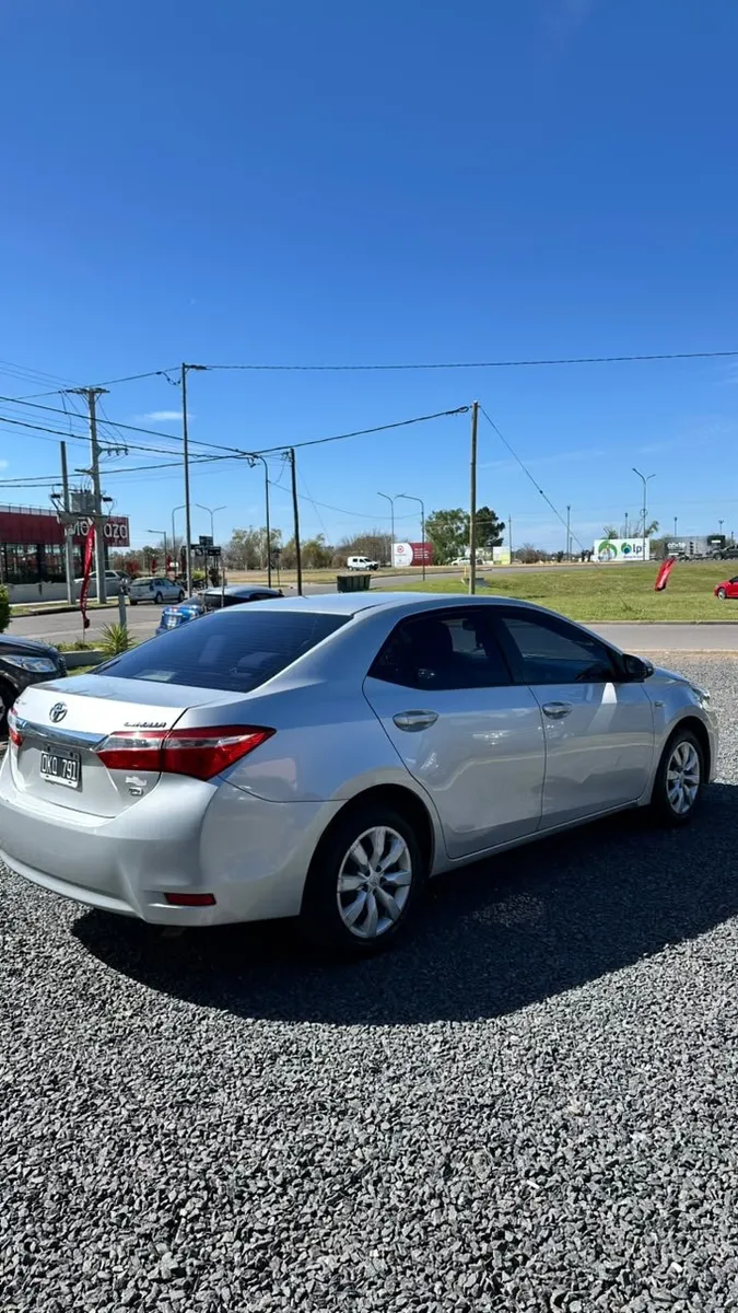 Toyota COROLLA 4P 1,8 Xli CVT 2014 — foto 6