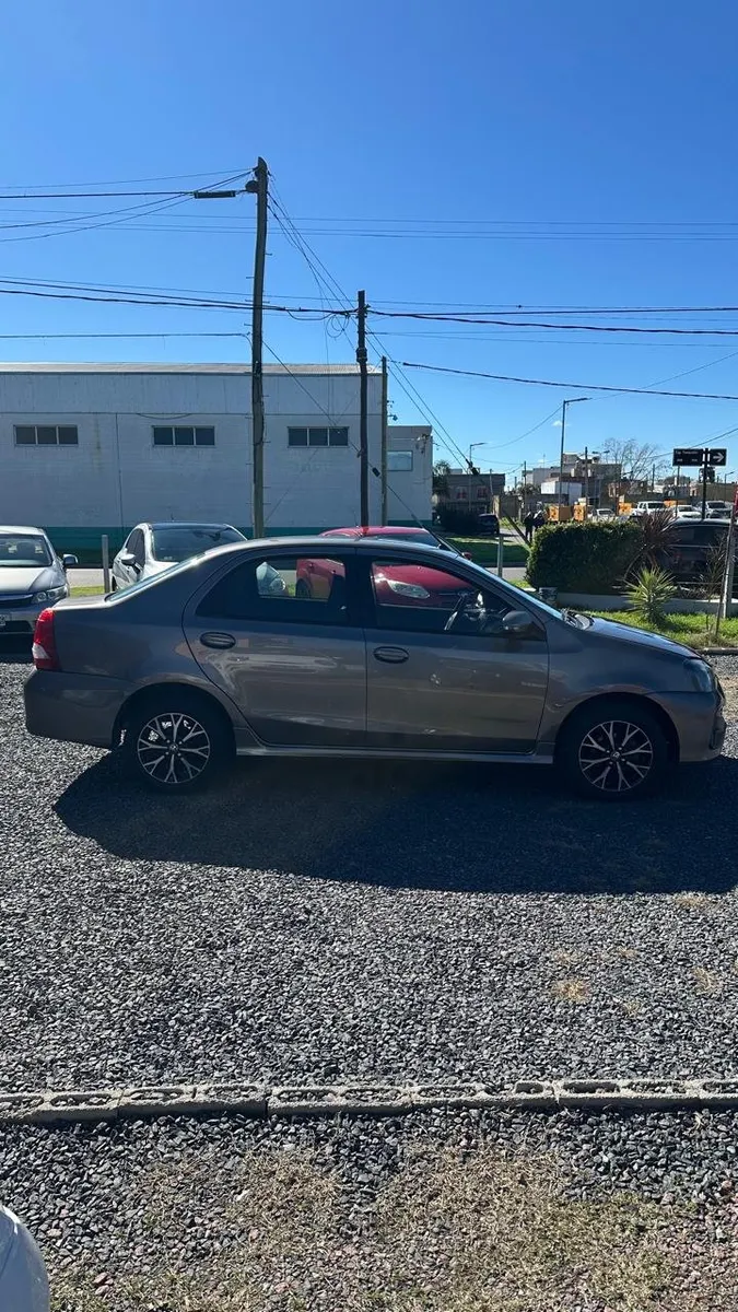 Toyota ETIOS 4P 1,5 Xls — foto 3
