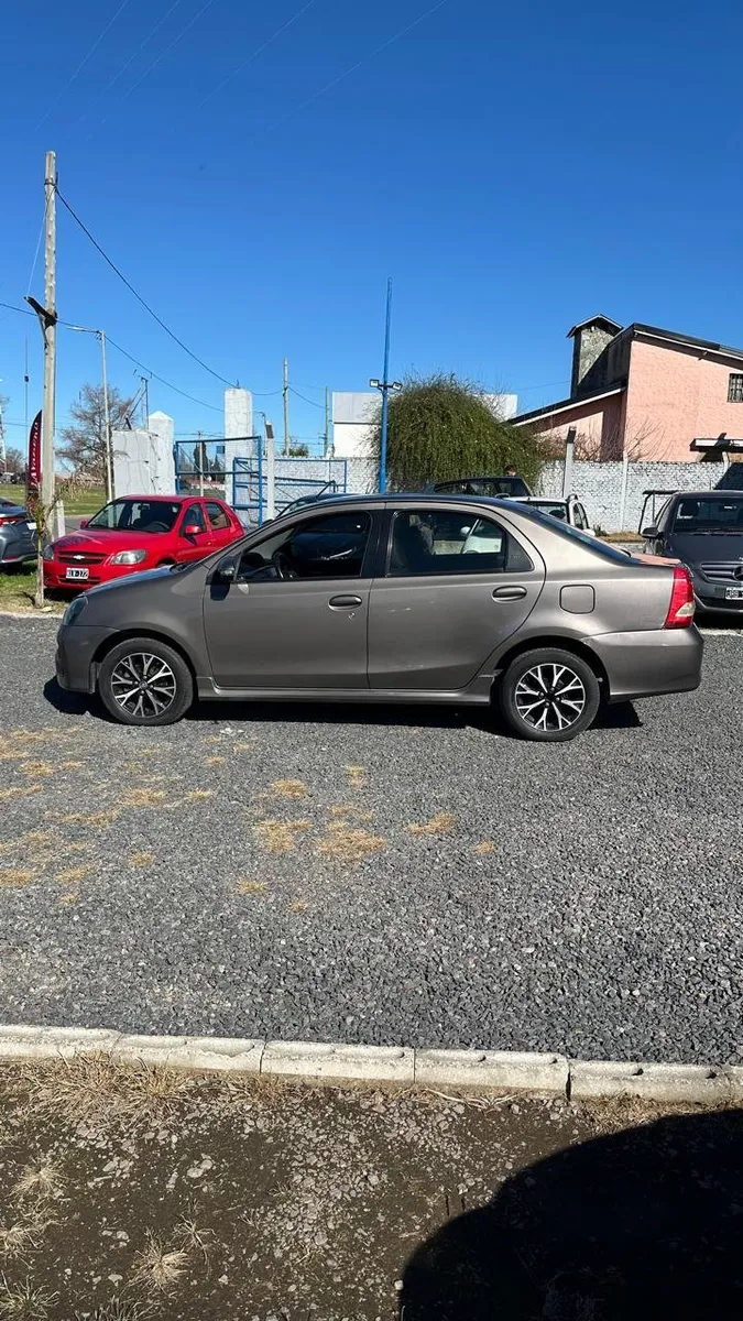 Toyota ETIOS 4P 1,5 Xls — foto 7
