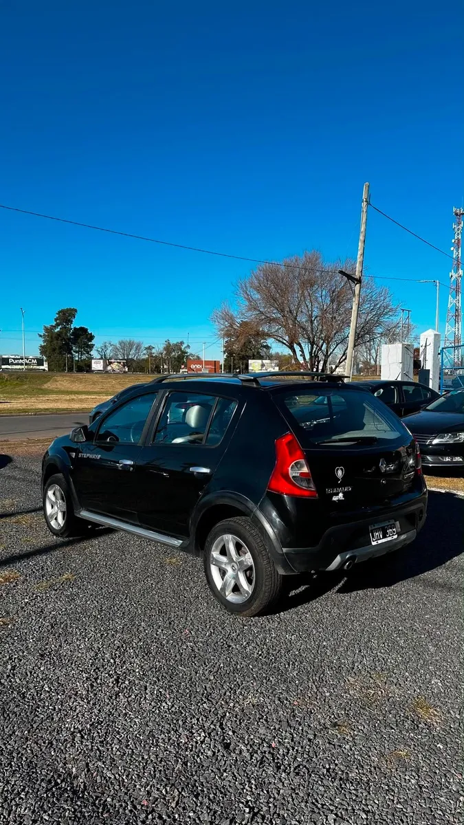 Renault SANDERO STEPWAY 5P 1,6 16V Confort 2011 — foto 8
