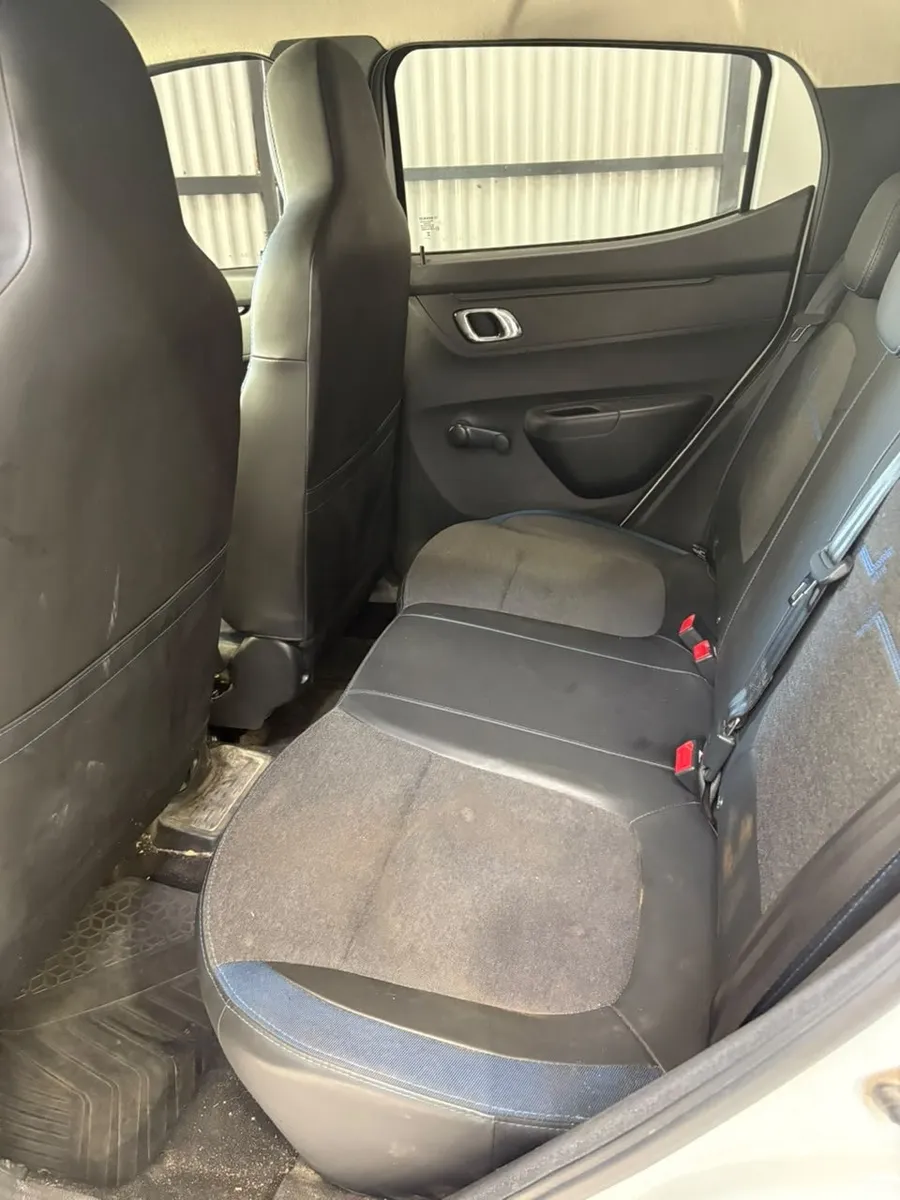 Renault KWID 1.0 Iconic — foto 17