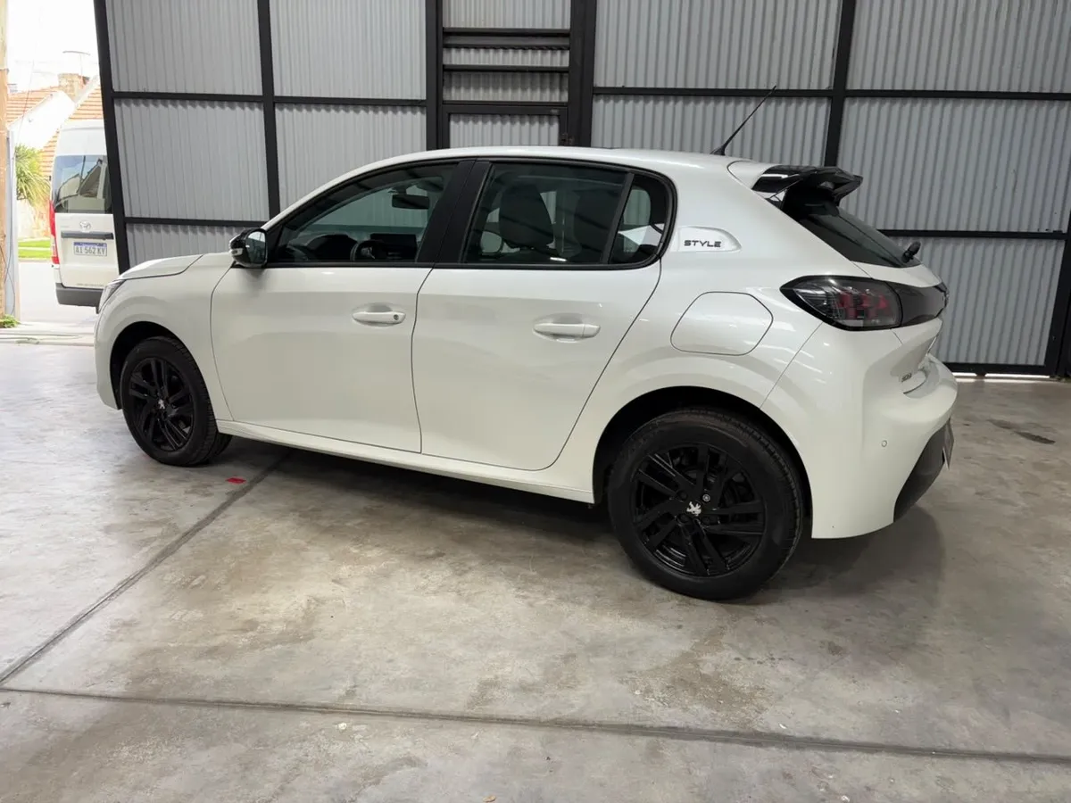 Peugeot 208 1.6 Style — foto 6