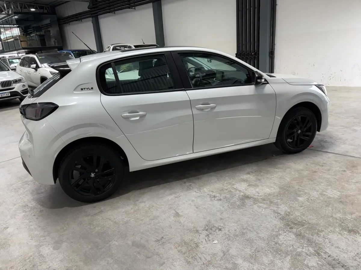 Peugeot 208 1.6 Style — foto 10