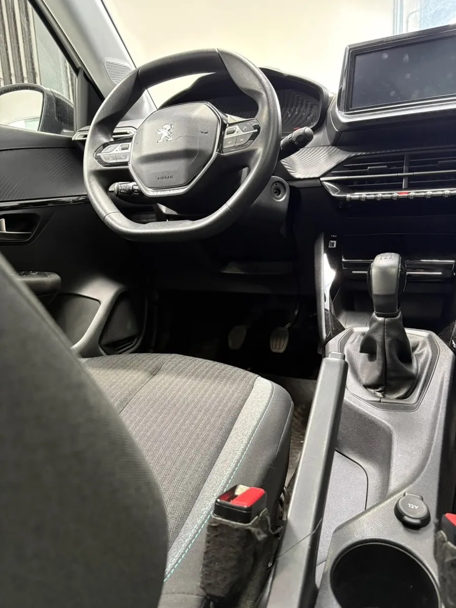 Peugeot 208 1.6 Style — foto 15