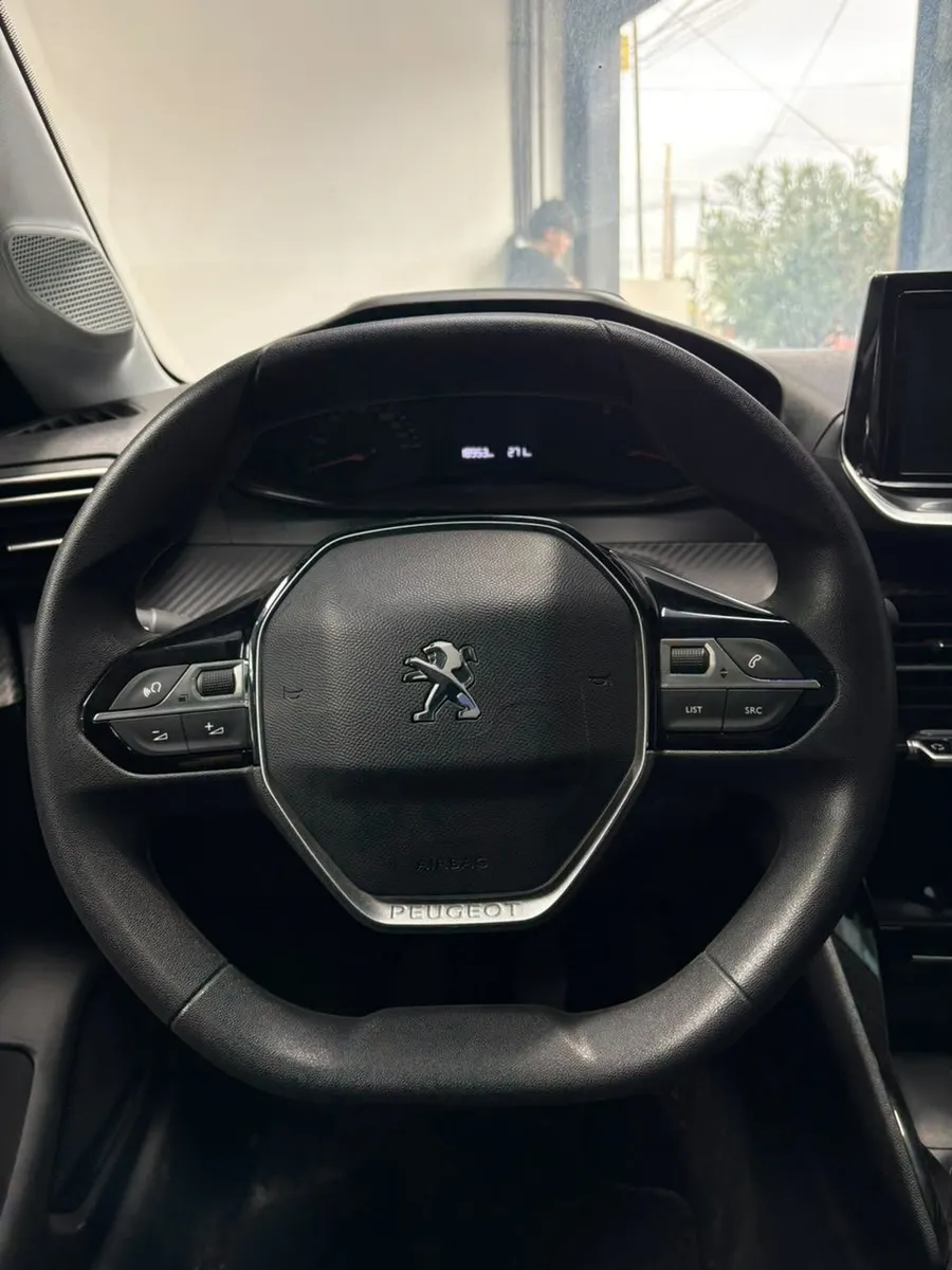 Peugeot 208 1.6 Style — foto 17