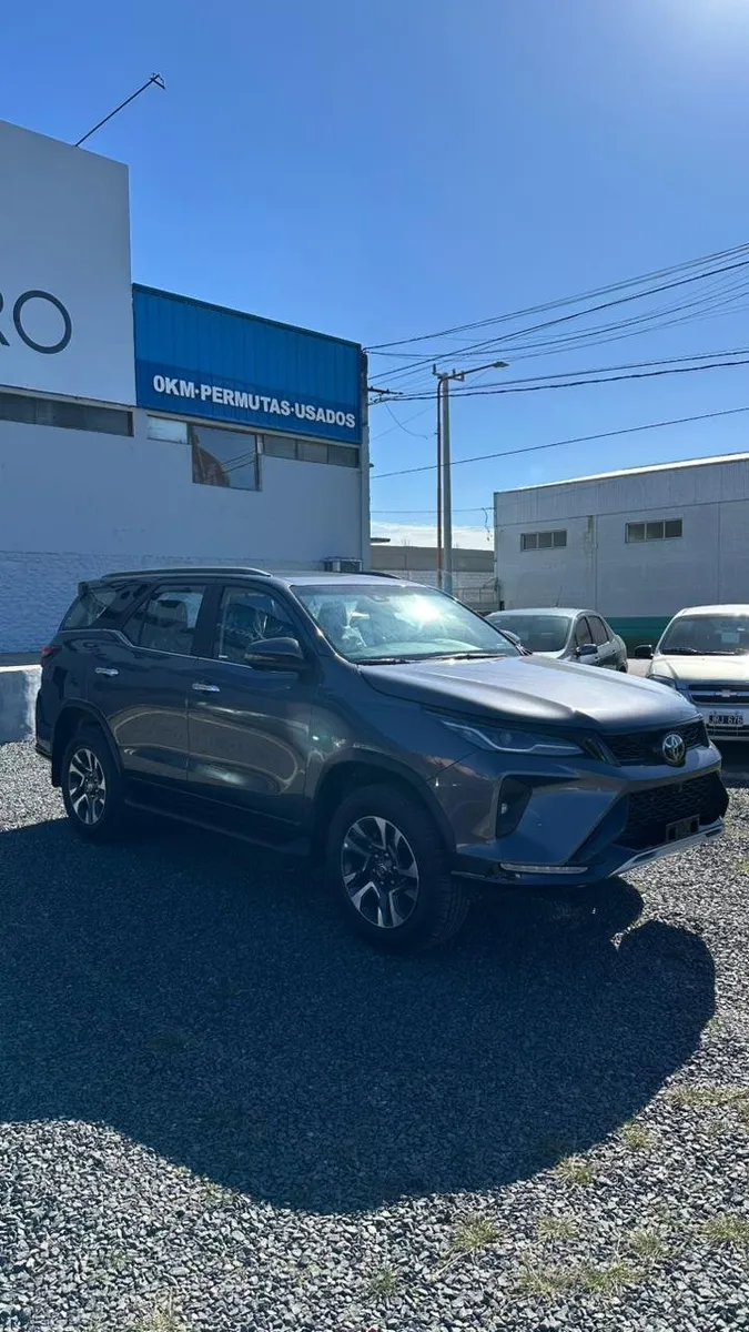 Toyota HILUX SW4 5P 2,8 Diesel Srx 4X4 7a AT — foto 2