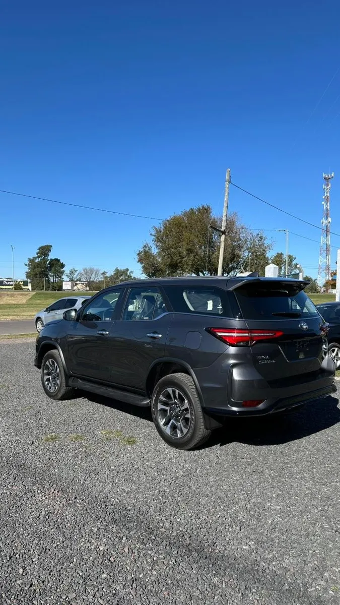 Toyota HILUX SW4 5P 2,8 Diesel Srx 4X4 7a AT — foto 5