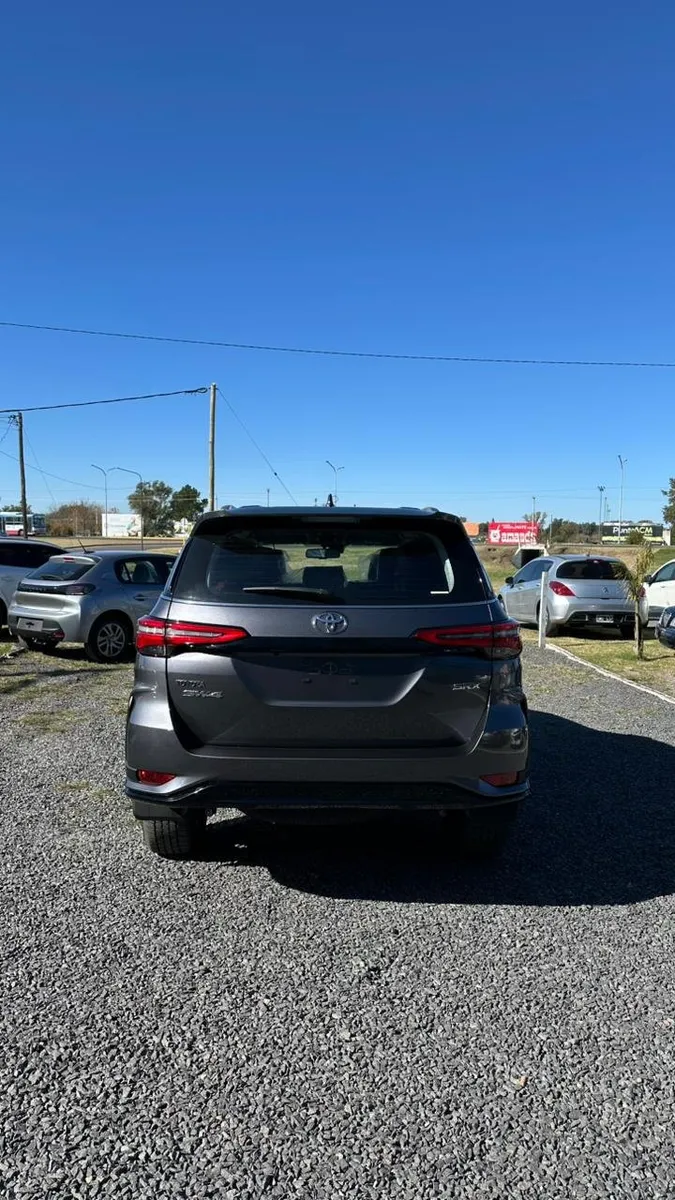 Toyota HILUX SW4 5P 2,8 Diesel Srx 4X4 7a AT — foto 6