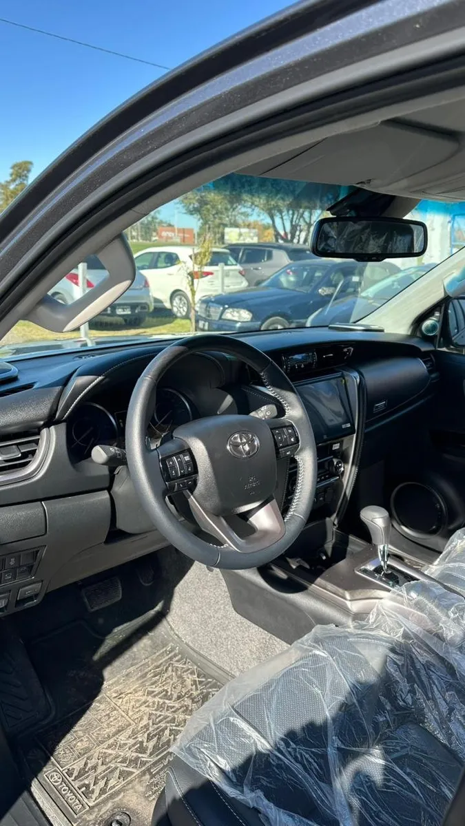 Toyota HILUX SW4 5P 2,8 Diesel Srx 4X4 7a AT — foto 7
