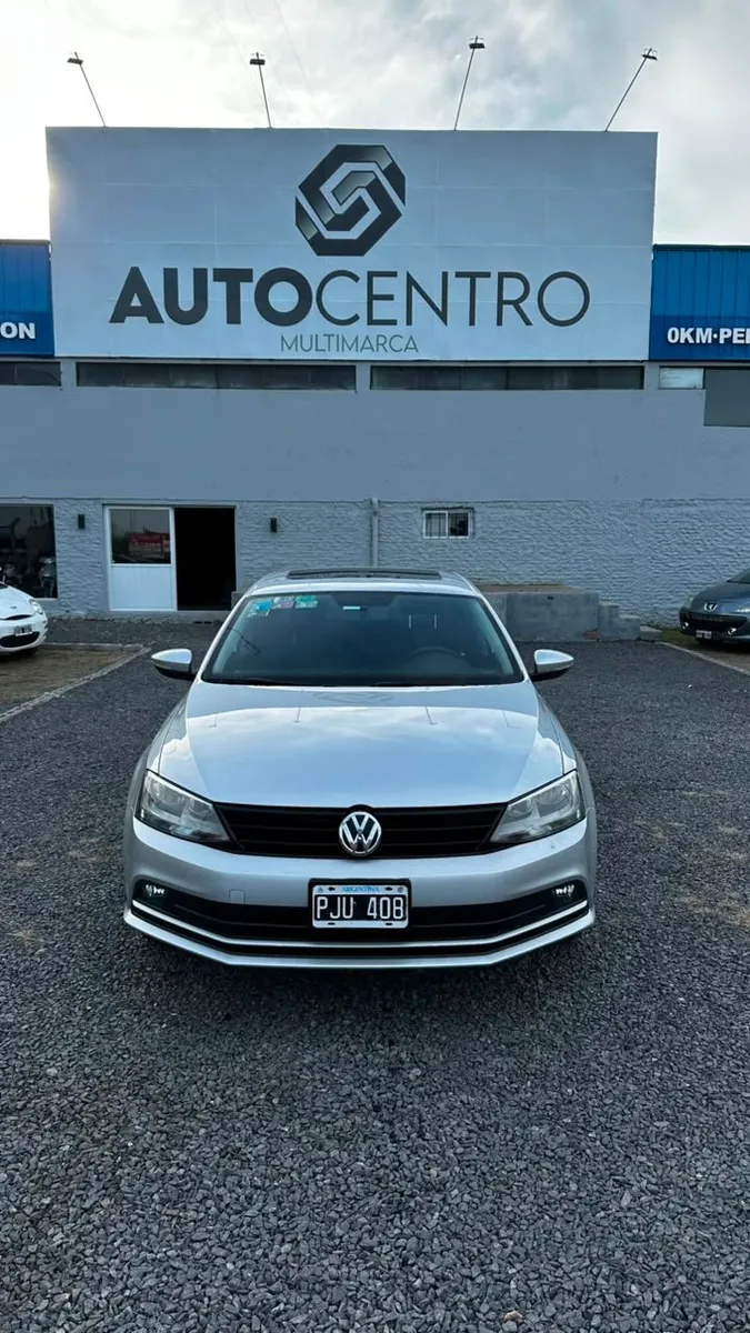 Volkswagen VENTO 4P 2,0 Diesel Confort — foto 2