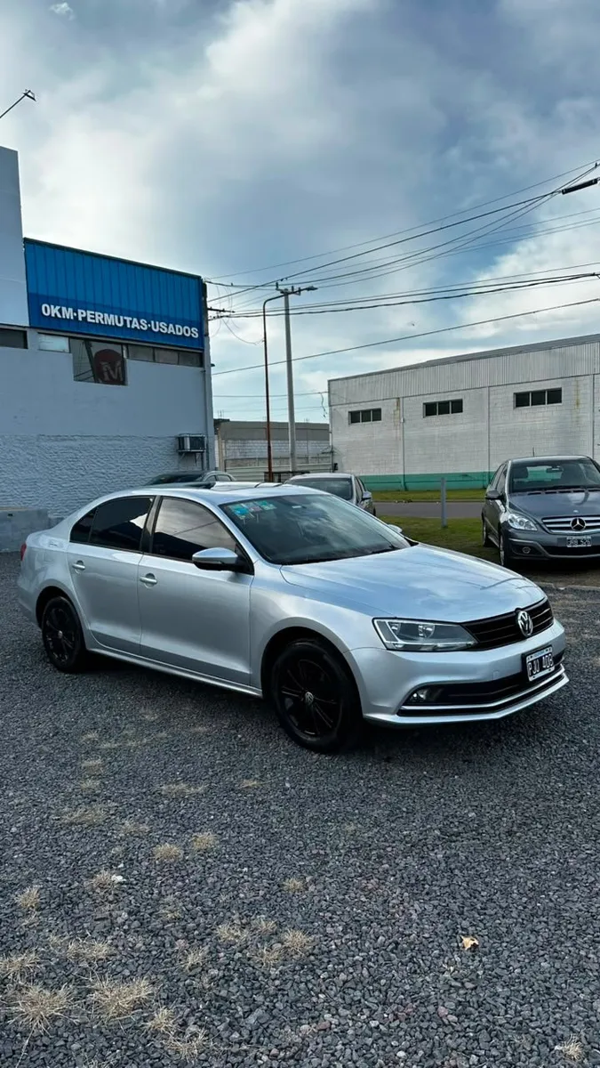 Volkswagen VENTO 4P 2,0 Diesel Confort — foto 3