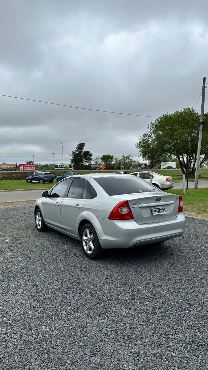 Ford FOCUS 4P 2,0 Trend Exe — foto 4