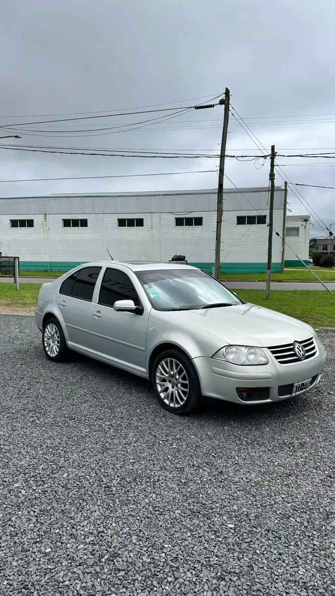 Volkswagen BORA 4P 1,8 T Highline 180CV Tipt — foto 2