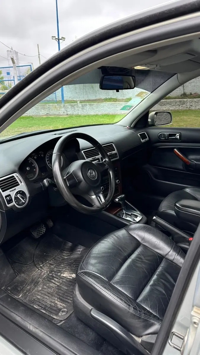 Volkswagen BORA 4P 1,8 T Highline 180CV Tipt — foto 6