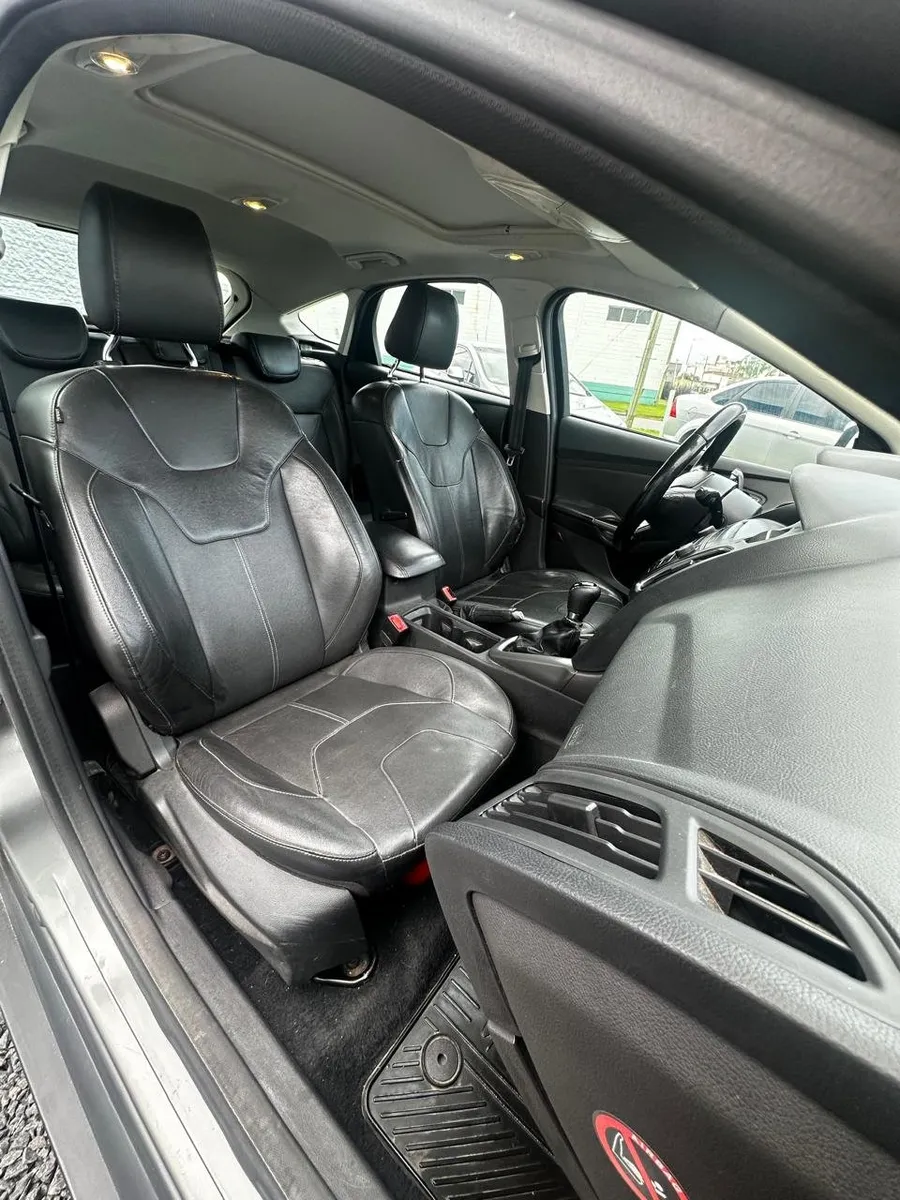 Ford FOCUS KINETIC DESIGN ATTRACTION 5P 2,0 Se Plus 2016 — foto 5