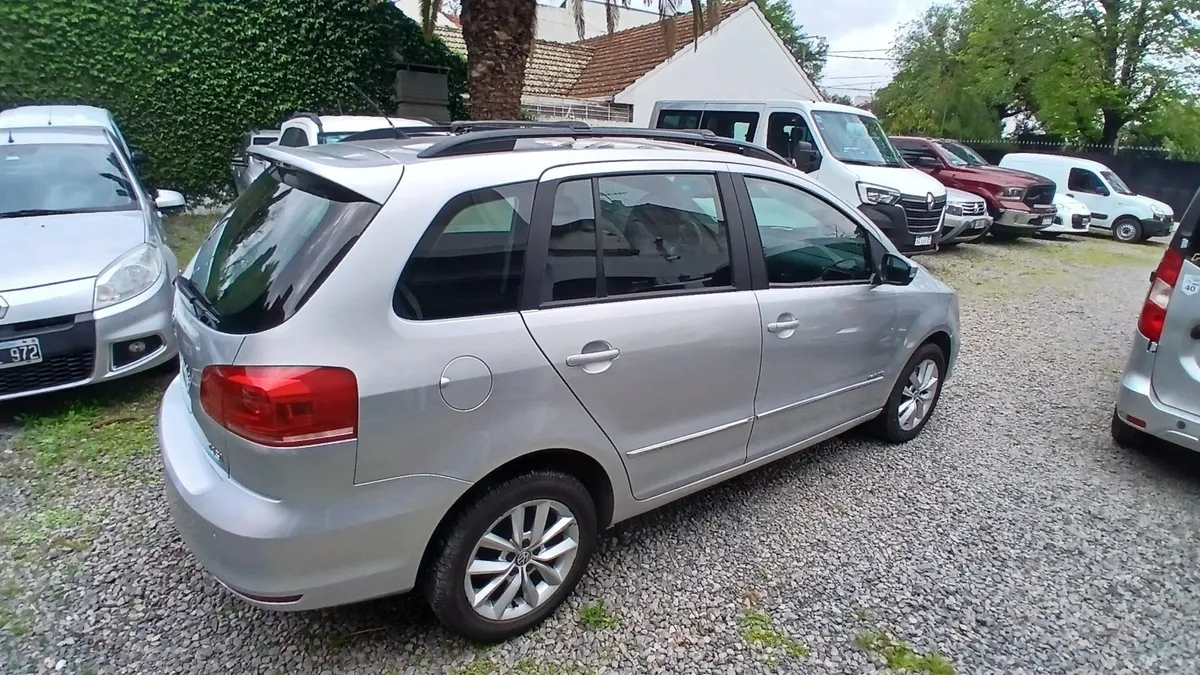 Volkswagen SURAN 5P 1,6 Highline 2014 — foto 3