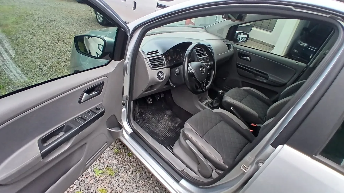 Volkswagen SURAN 5P 1,6 Highline 2014 — foto 7