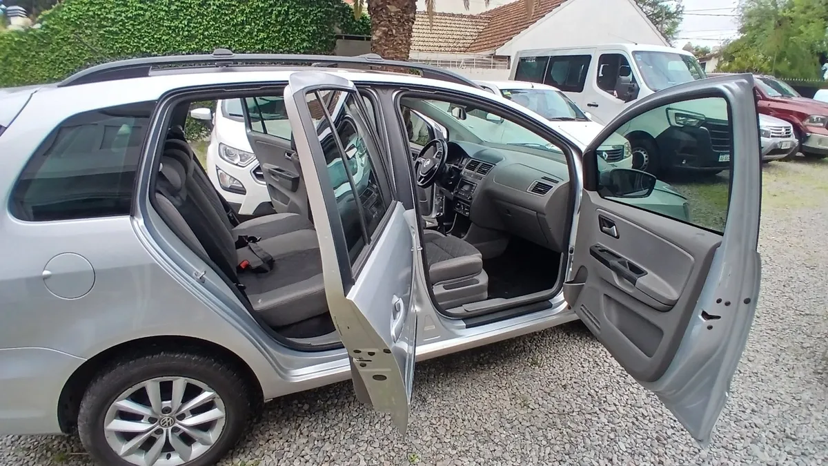 Volkswagen SURAN 5P 1,6 Highline 2014 — foto 10