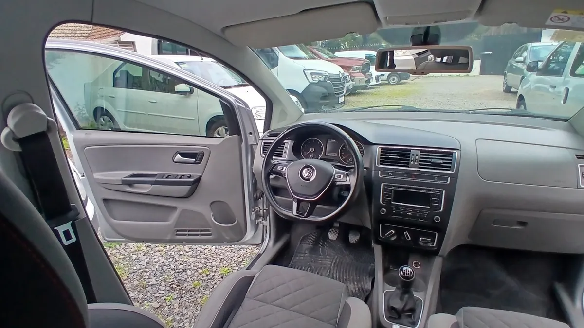 Volkswagen SURAN 5P 1,6 Highline 2014 — foto 11