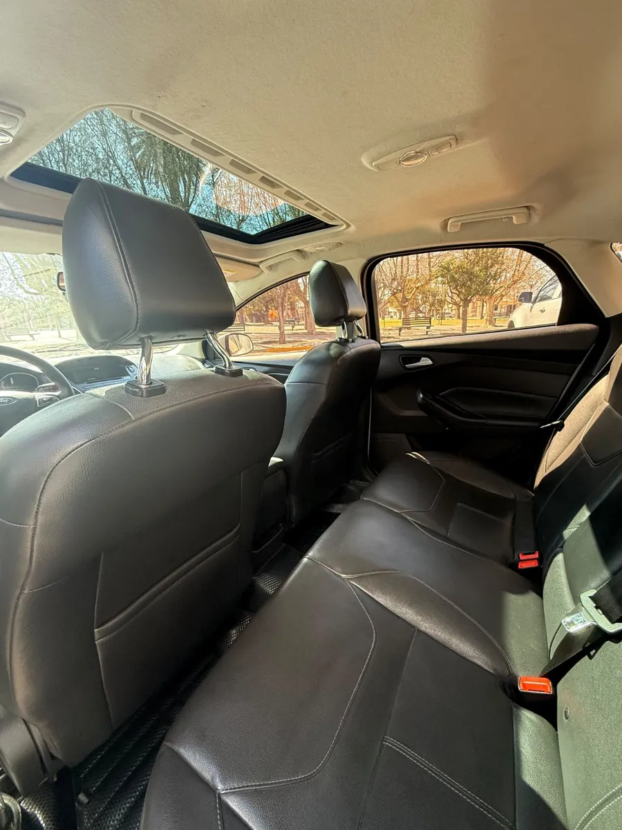 Ford FOCUS 5P 2,0 Ghia AT — foto 3