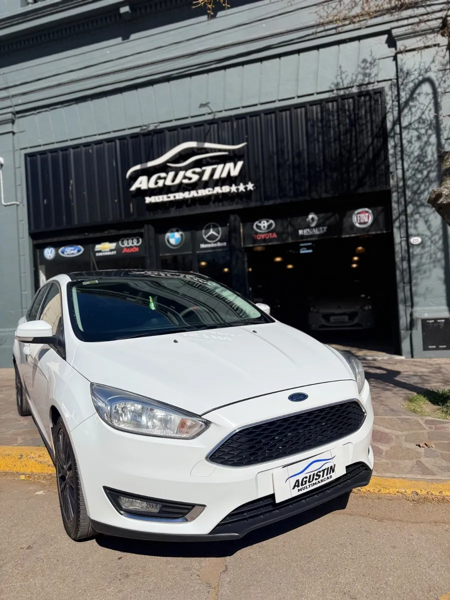 Ford FOCUS 5P 2,0 Ghia AT — foto 7