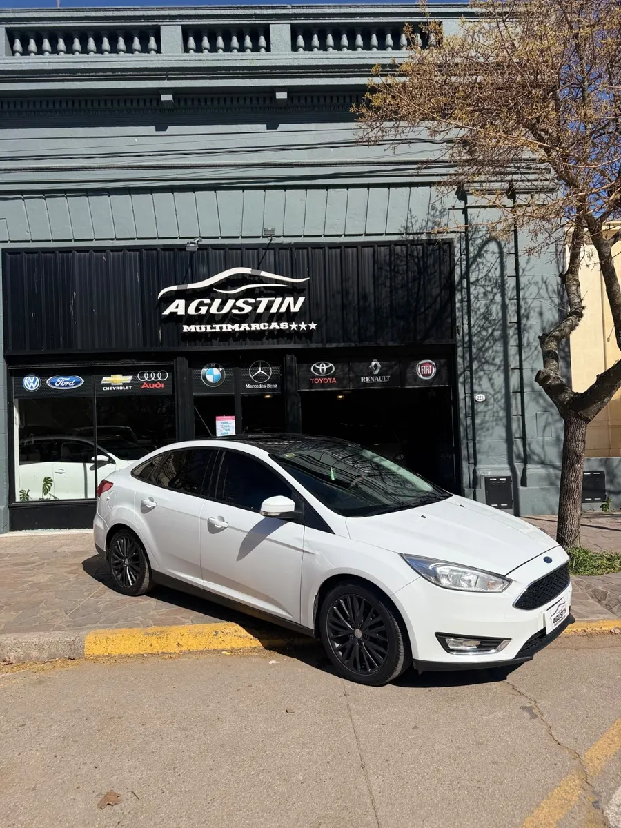 Ford FOCUS 5P 2,0 Ghia AT — foto 8