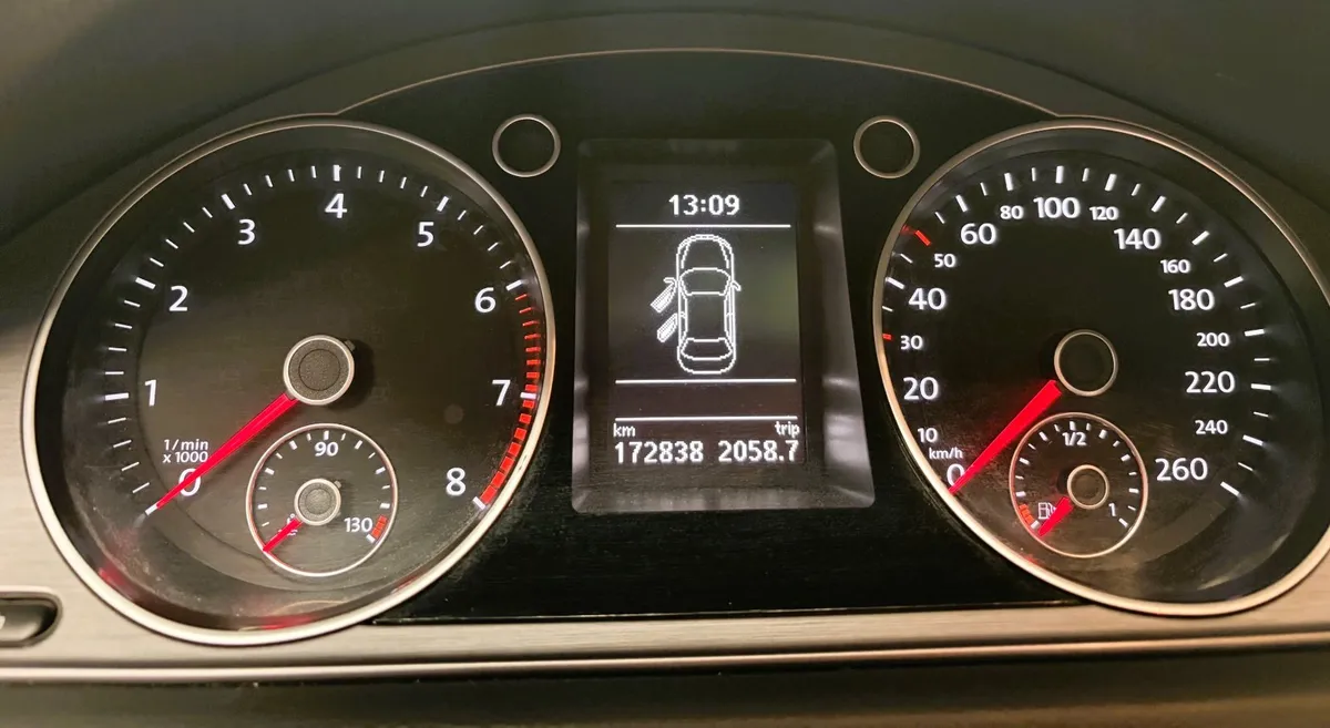 Volkswagen PASSAT 4P 2,0 TSI Advance DSG 2011 — foto 9