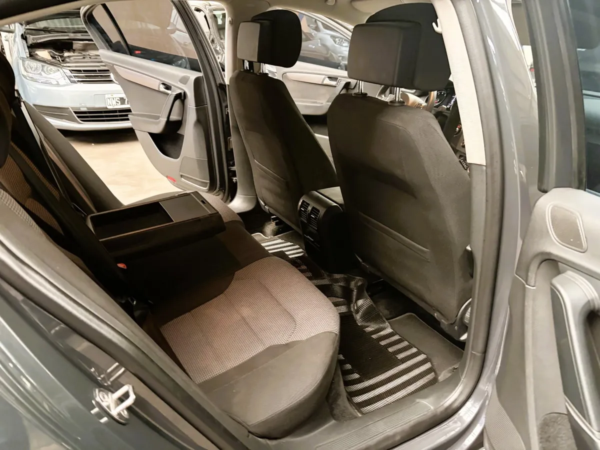 Volkswagen PASSAT 4P 2,0 TSI Advance DSG 2011 — foto 12