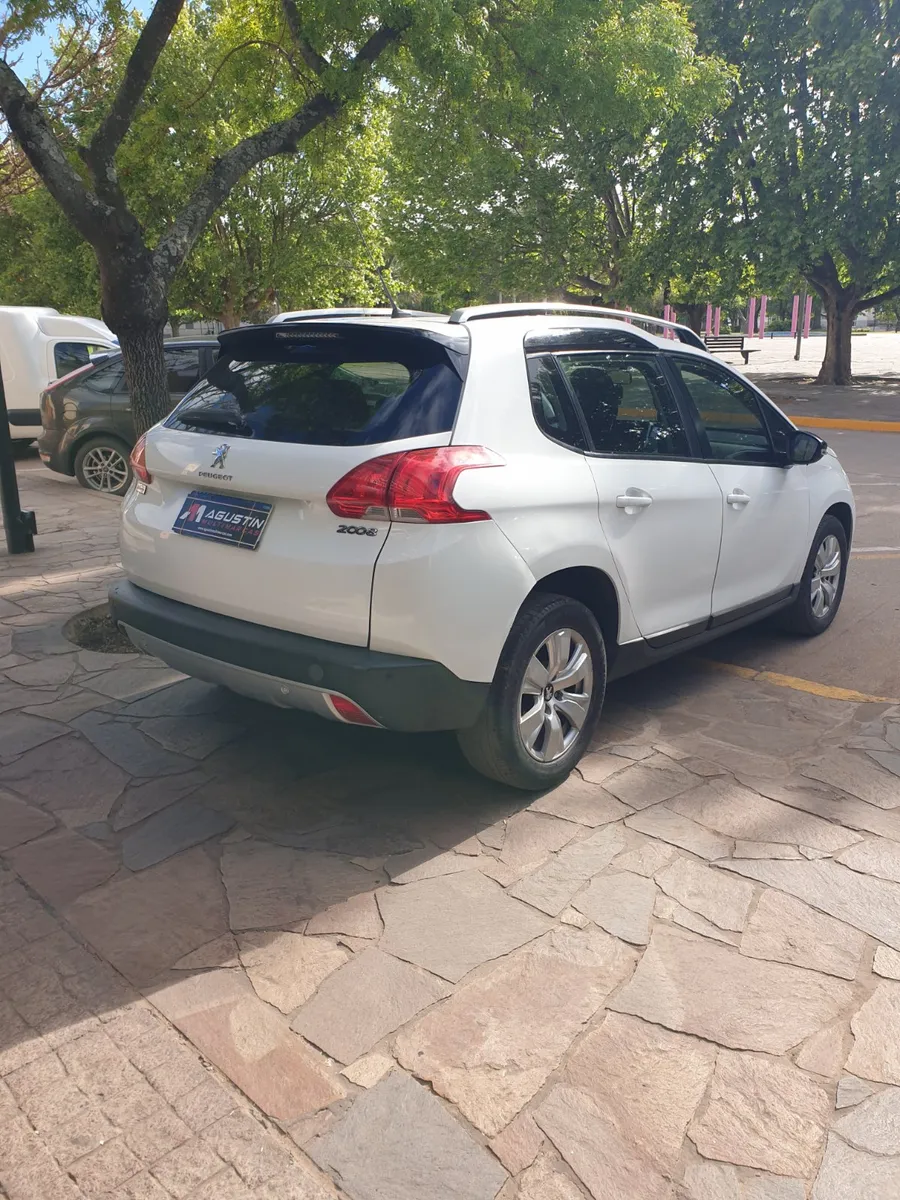 Peugeot 2008 5P 1,6 Allure — foto 7