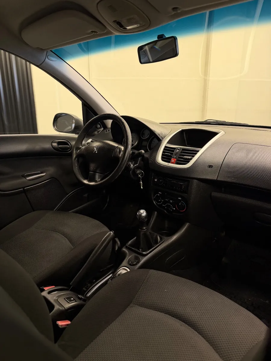 Peugeot 207 4P 1,4 Allure Compact Seg — foto 7