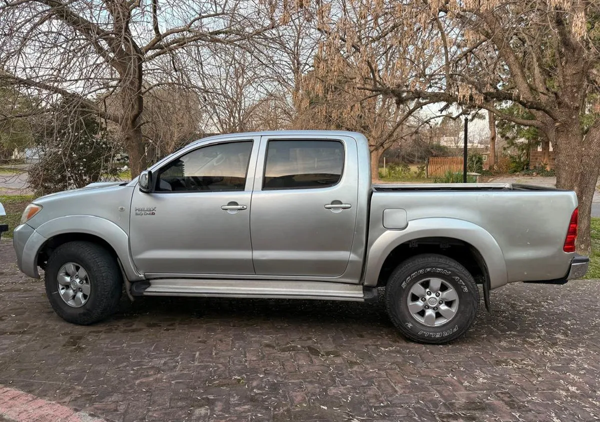 Toyota Hilux SRV CD 3.2 4x4 TDI — foto 3