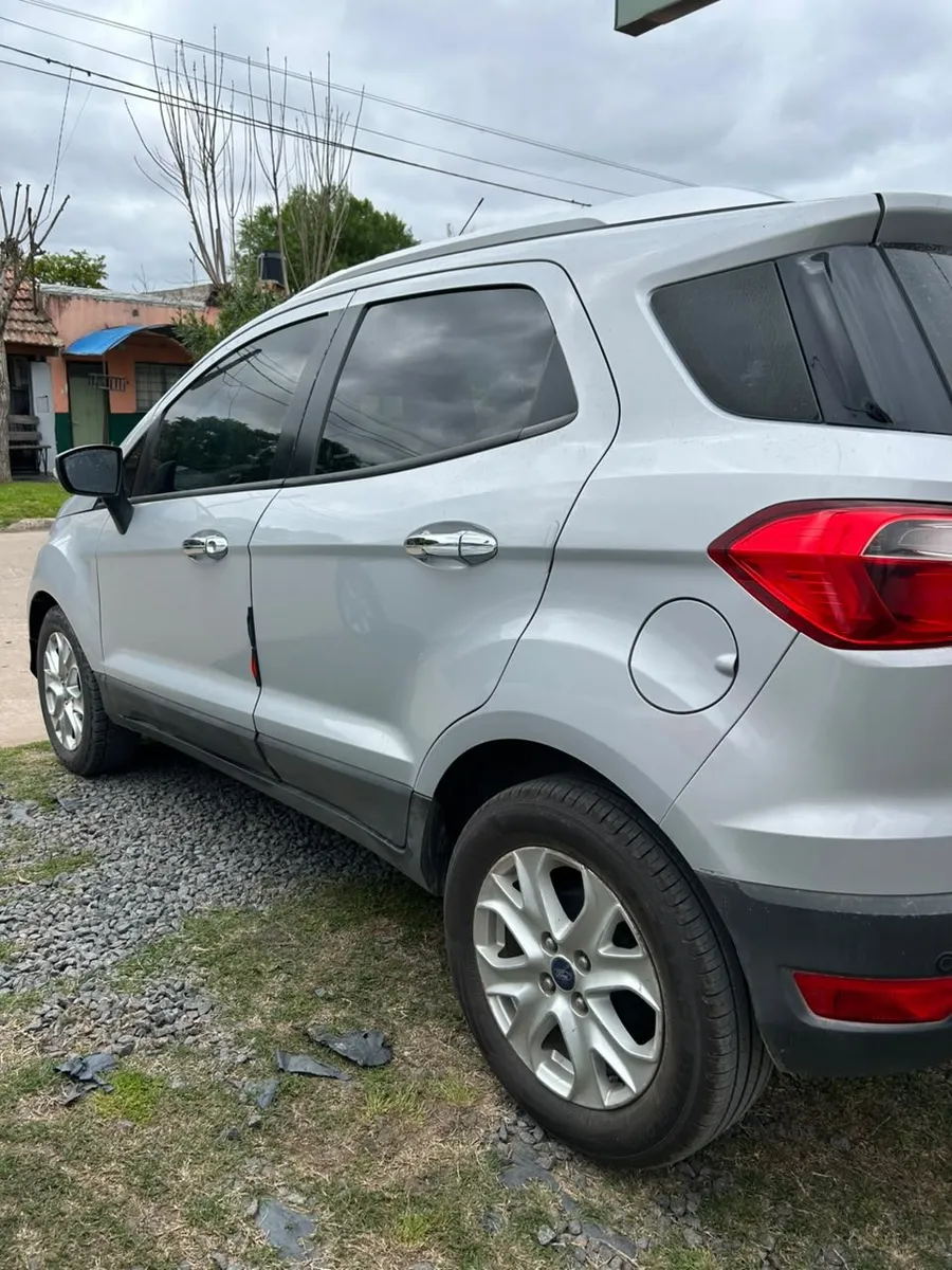 Ford ECOSPORT KINETIC DESIGN ATTRACTION 5P 1,6 Titanium — foto 5