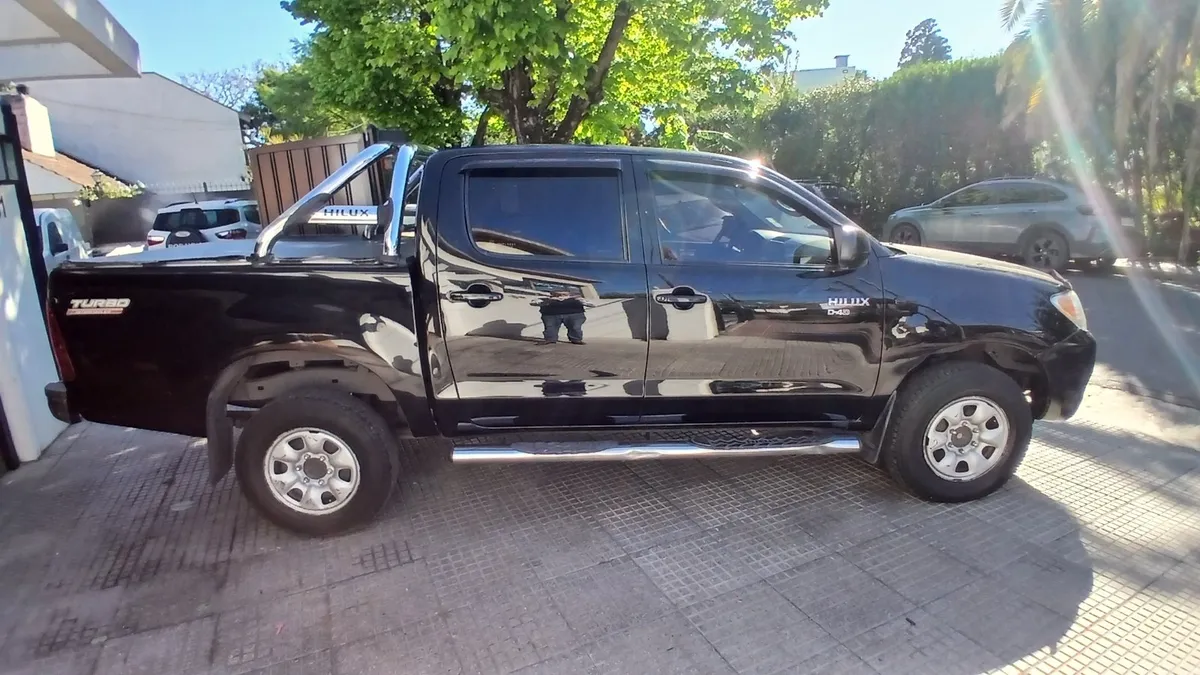 Toyota HILUX PICK - UP D/C 2,4 Diesel 4X2 Sr 6MT 2016 — foto 3