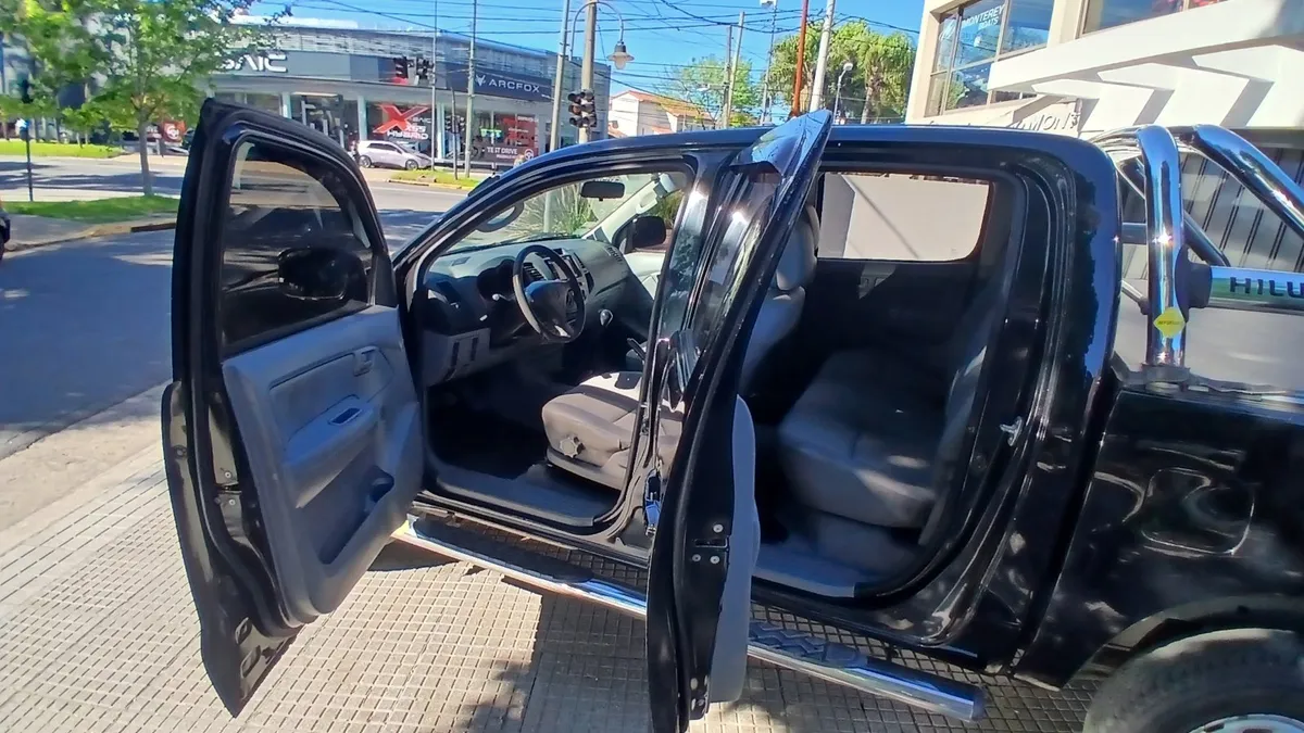 Toyota HILUX PICK - UP D/C 2,4 Diesel 4X2 Sr 6MT 2016 — foto 6