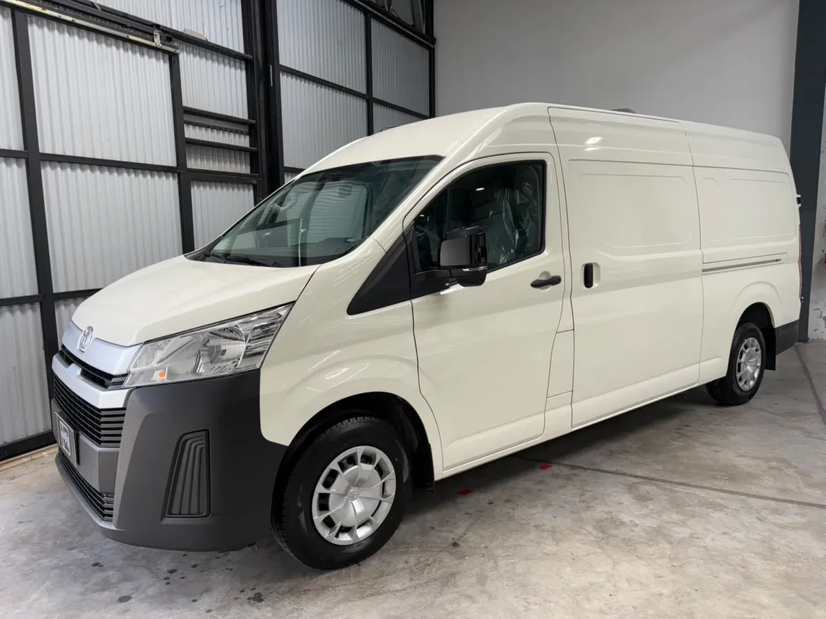 Toyota HIACE 2.8 Furgon  Diesel L2h2 6AT 3a 5P  — foto 2