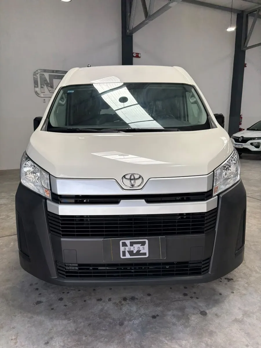 Toyota HIACE 2.8 Furgon  Diesel L2h2 6AT 3a 5P  — foto 3