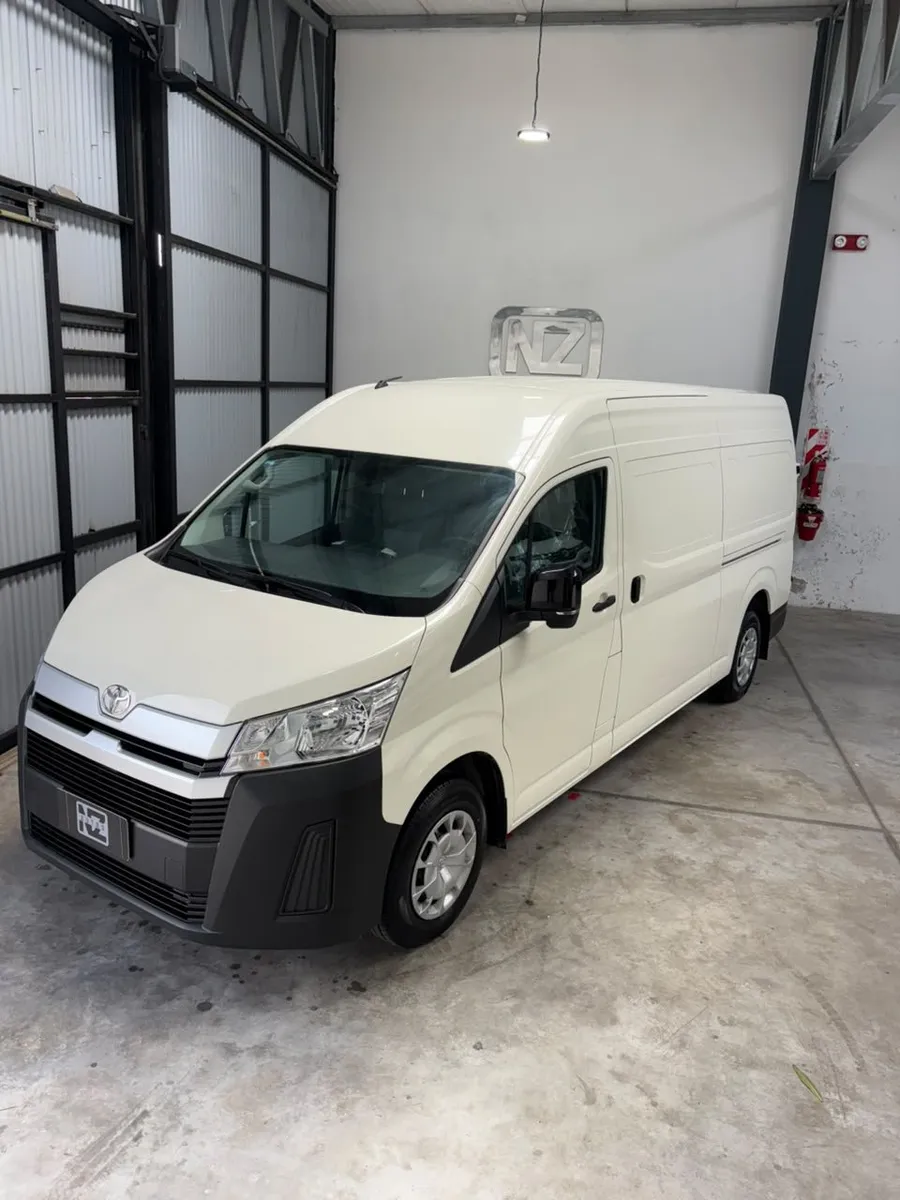 Toyota HIACE 2.8 Furgon  Diesel L2h2 6AT 3a 5P  — foto 5
