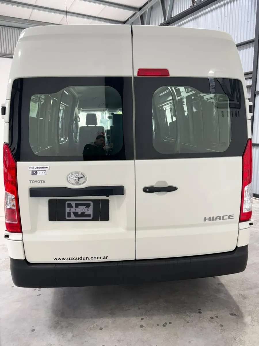 Toyota HIACE 2.8 Furgon  Diesel L2h2 6AT 3a 5P  — foto 8