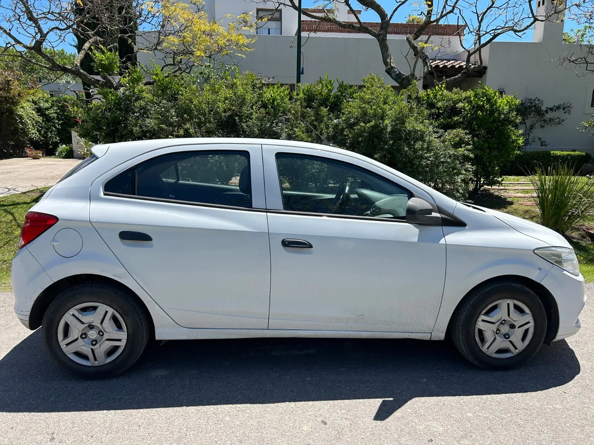 Chevrolet ONIX 5P 1,4 Joy Ls — foto 4